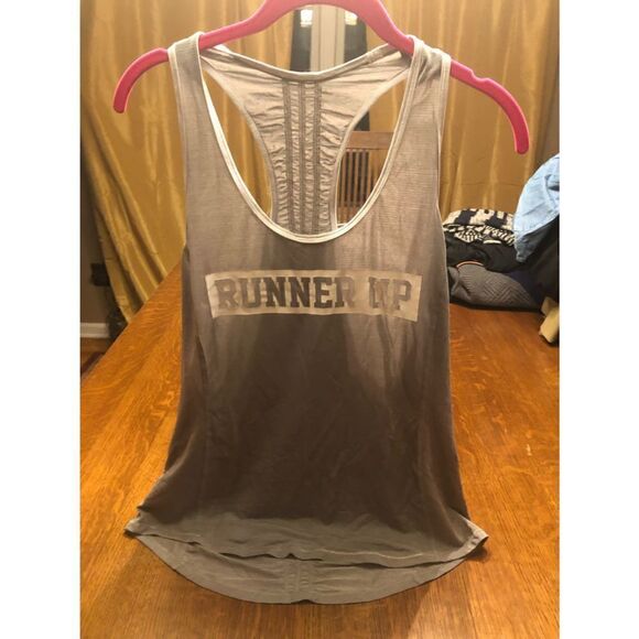 Lululemon Runner Up Tank
Heathered Medium Grey / Wee Stripe White Silver Spoon - Picture 15 of 16